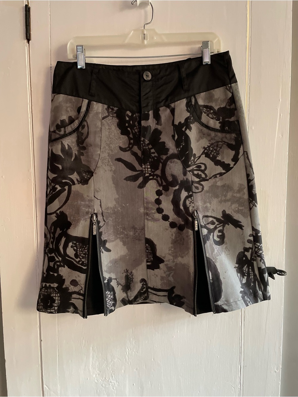 C'ARLA du nord, Scandinavian Cotton Blend Skirt Chic Zipper Pleat Accents at Hem - Picture 2 of 8